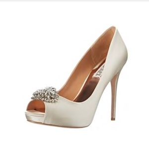 Badgley Mischka heels 💎